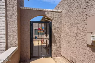 Photo #4: 6910257 Listing