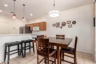 Photo #6: 6910306 Listing