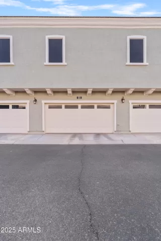 Photo #3: 6910374 Listing