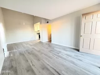 Photo #3: 6910458 Listing 