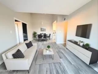 Photo #4: 6910458 Listing 