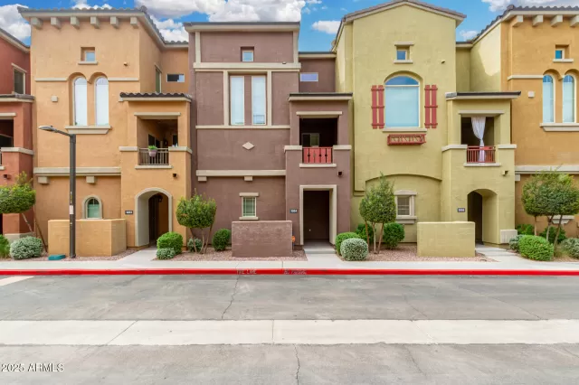 MLS: 6910702 Condo For Sale