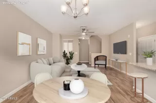 Photo #2: 6910702 Listing