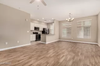 Photo #6: 6910702 Listing