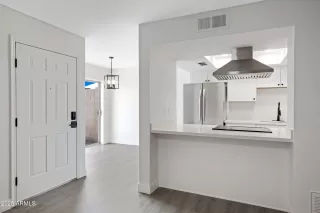 Photo #3: 6910740 Listing