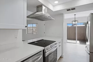 Photo #6: 6910740 Listing