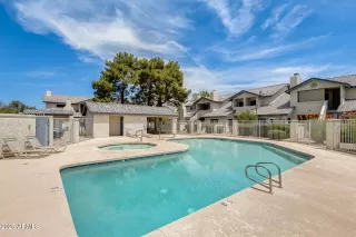 Photo #5: 6910852 Listing 