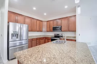 Photo #6: 6910865 Listing 