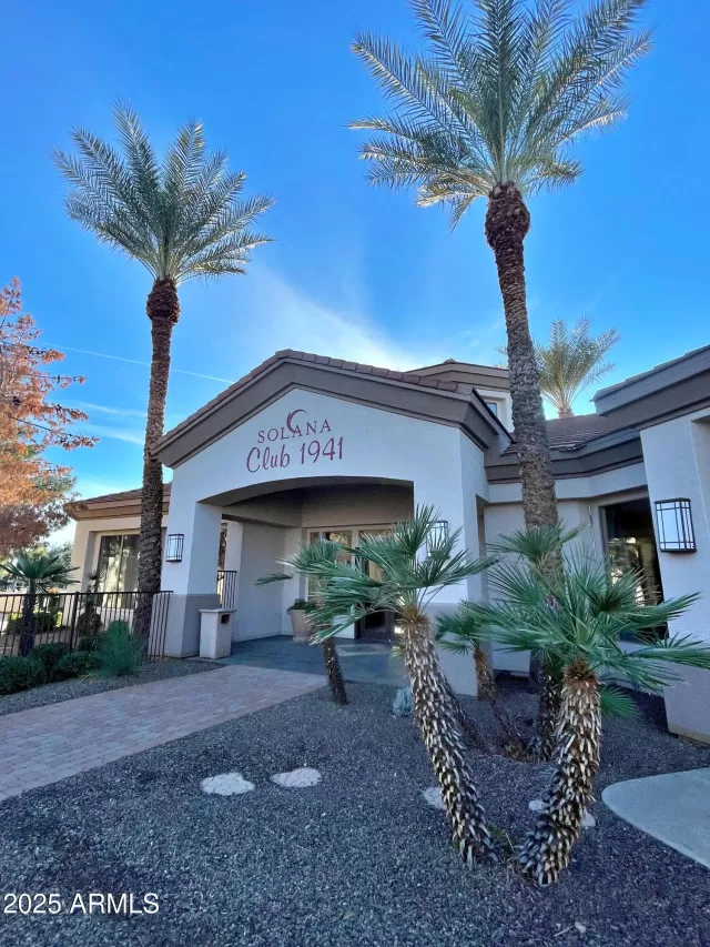 MLS: 6911068 Condo For Sale