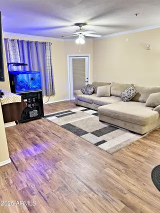 Photo #5: 6911068 Listing 