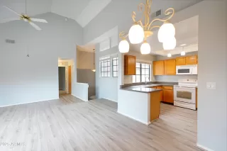 Photo #6: 6911074 Listing 