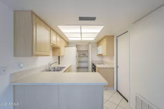 Photo #4: 6911080 Listing 