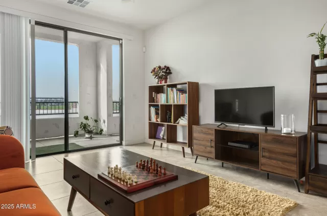 MLS: 6911122 Condo For Sale