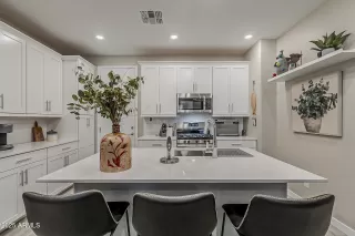 Photo #3: 6911156 Listing 