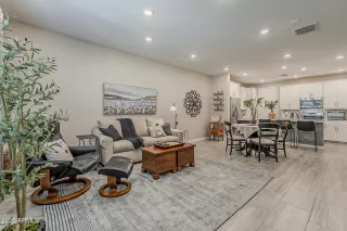 Photo #6: 6911156 Listing 