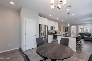 Photo #4: 6911229 Listing 