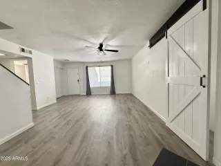 Photo #2: 6911995 Listing 