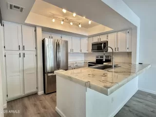 Photo #5: 6911995 Listing 