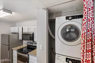 Photo #6: 6911997 Listing 