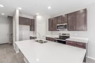 Photo #3: 6912081 Listing 