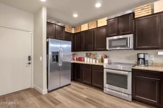 Photo #5: 6912282 Listing