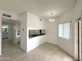 Photo #4: 6912385 Listing