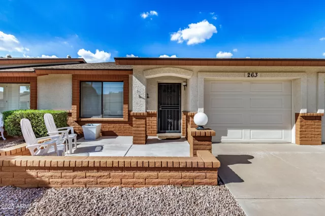 MLS: 6912492 Condo For Sale