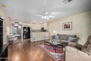 Photo #6: 6912492 Listing 