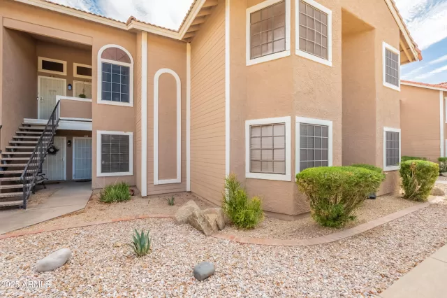 MLS: 6912585 Condo For Sale