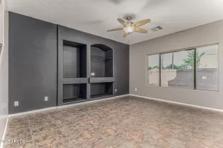 Photo #6: 6912830 Listing