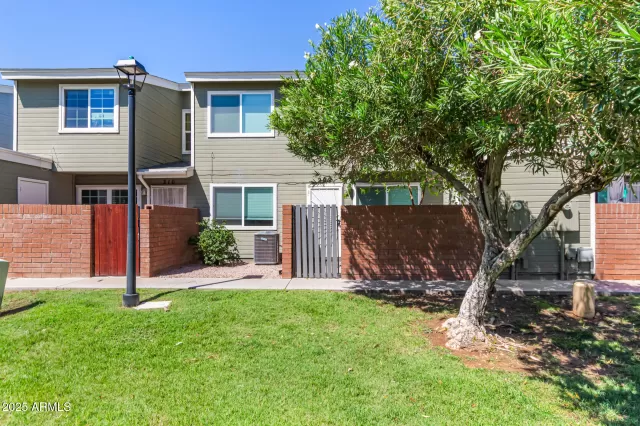 MLS: 6912915 Condo For Sale