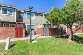 Photo #2: 6912915 Listing