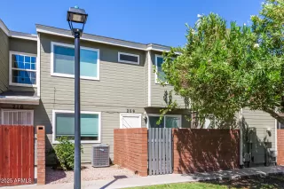 Photo #3: 6912915 Listing