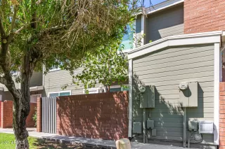 Photo #4: 6912915 Listing