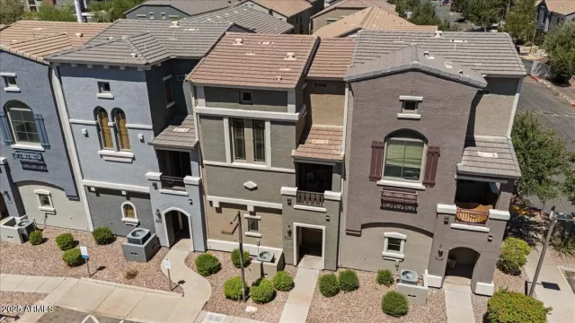 MLS: 6913002 Condo For Sale