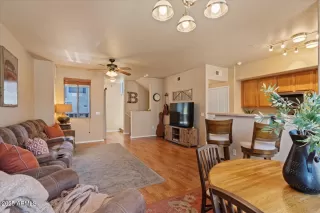 Photo #6: 6913002 Listing