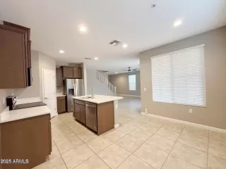 Photo #4: 6913047 Listing 