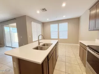 Photo #5: 6913047 Listing 