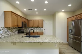 Photo #5: 6913288 Listing