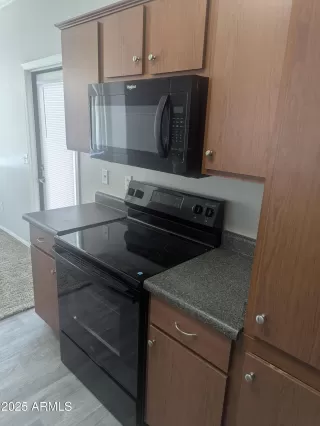 Photo #3: 6913614 Listing 