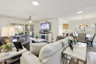 Photo #3: 6913931 Listing 