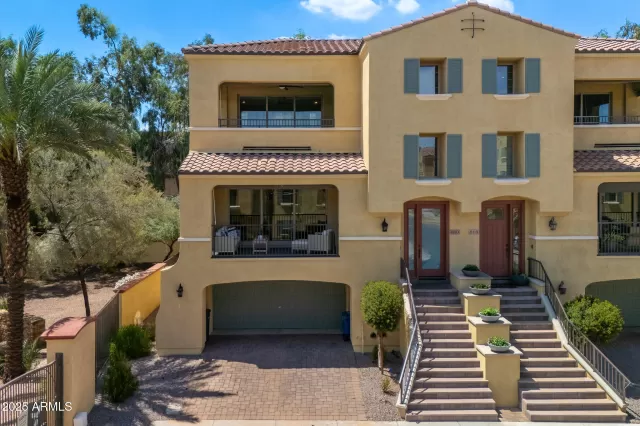 MLS: 6913969 Condo For Sale