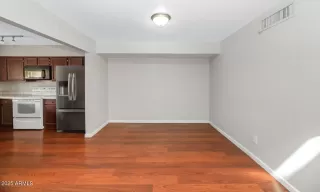 Photo #4: 6914066 Listing