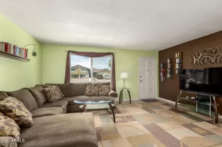 Photo #2: 6914152 Listing