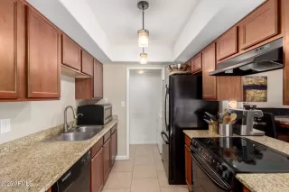 Photo #4: 6914152 Listing