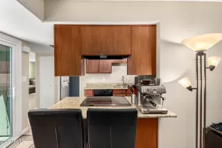 Photo #6: 6914152 Listing