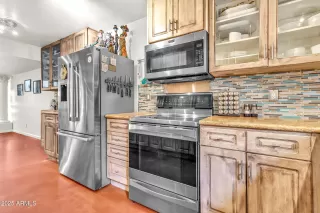 Photo #5: 6914438 Listing