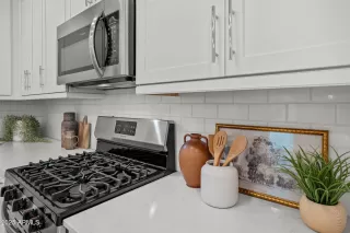 Photo #6: 6914713 Listing