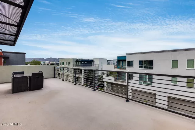 MLS: 6914854 Condo For Sale