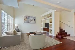 Photo #3: 6914919 Listing